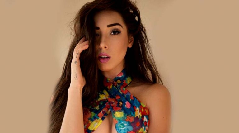 Danik Michell, el calor de la sensualidad