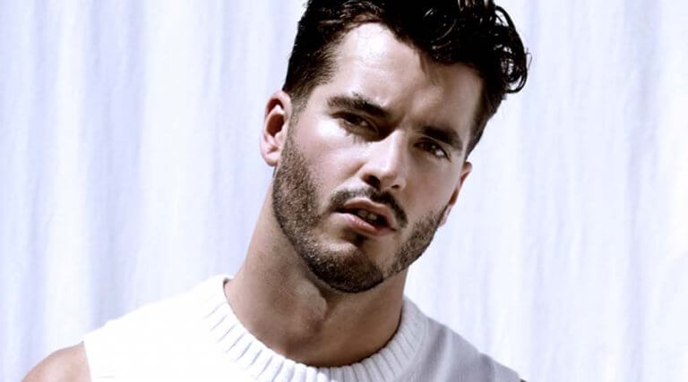 Andrew Biernat, moda en tonos blancos