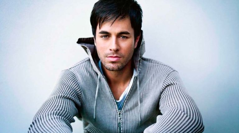 Enrique Iglesias cree que sus 46 Billboard latinos se deben a su reinvención