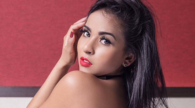 Rosa Martínez, secuestradora de miradas