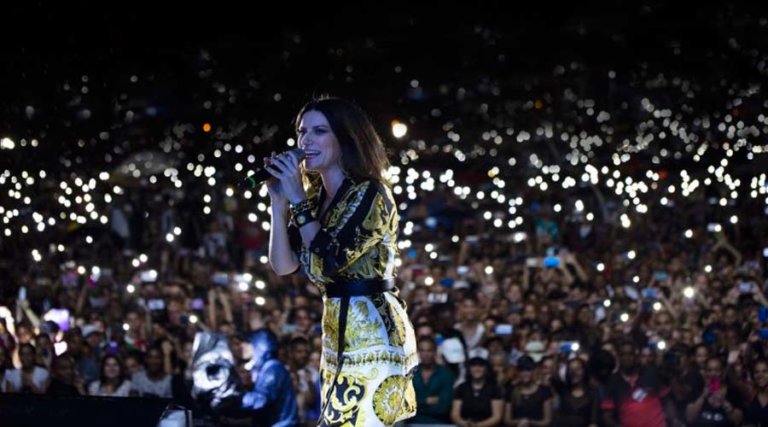 Laura Pausini cumple su sueño de cantar en Cuba