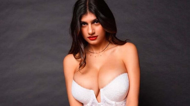 Mia Khalifa en lencería blanca y transparente enardece Instagram