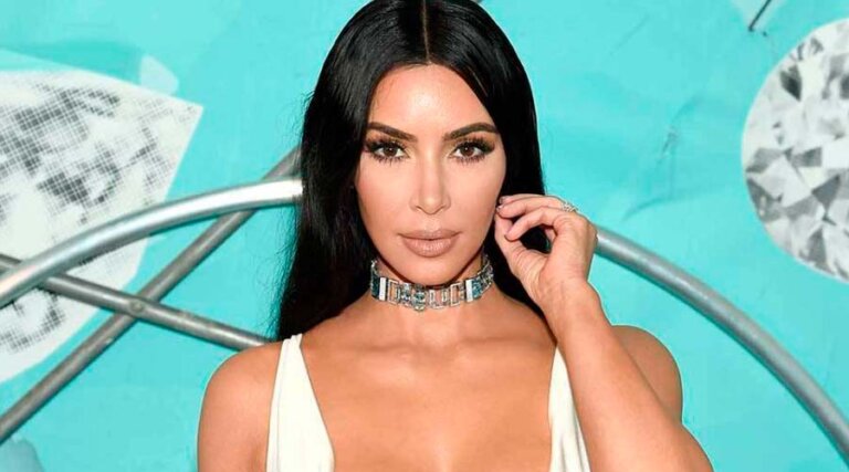 La foto más sensual y cariñosa de Kylie Jenner y Kim Kardashian