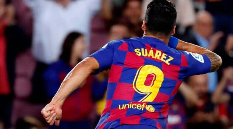 El Barcelona goleó al Sevilla con dos golazos de Messi y Suárez