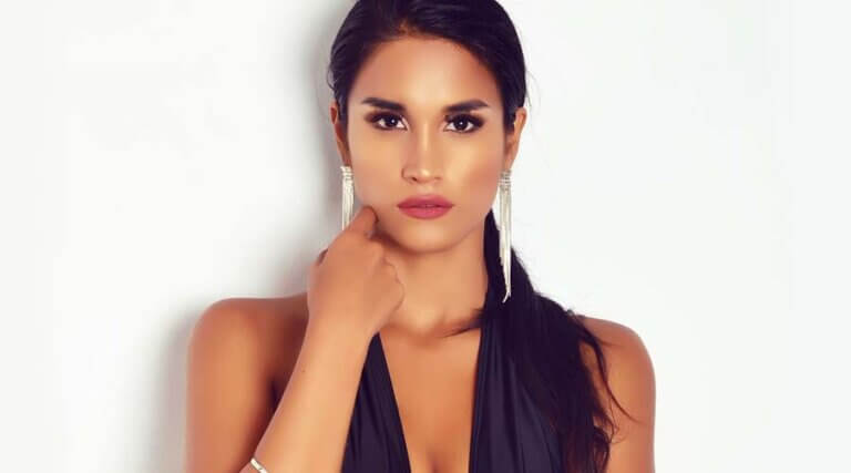 Angie Alcócer, modelo peruana