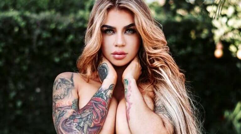 Agatha Bryne, modelo webcam