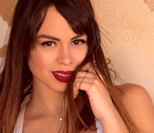 Roxana Capella, sensualidad isleña