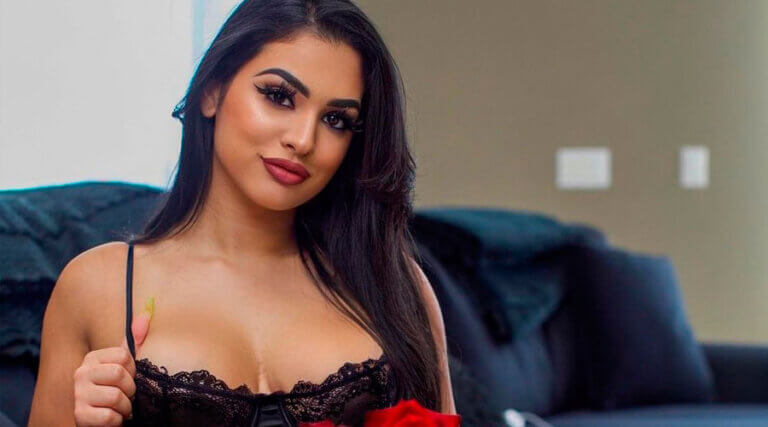 Nadia Khar, Instagram star