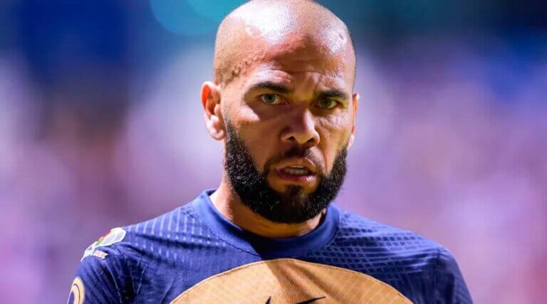 Dani Alves es ‘delatado’ por otras dos mujeres que estaban en la discoteca