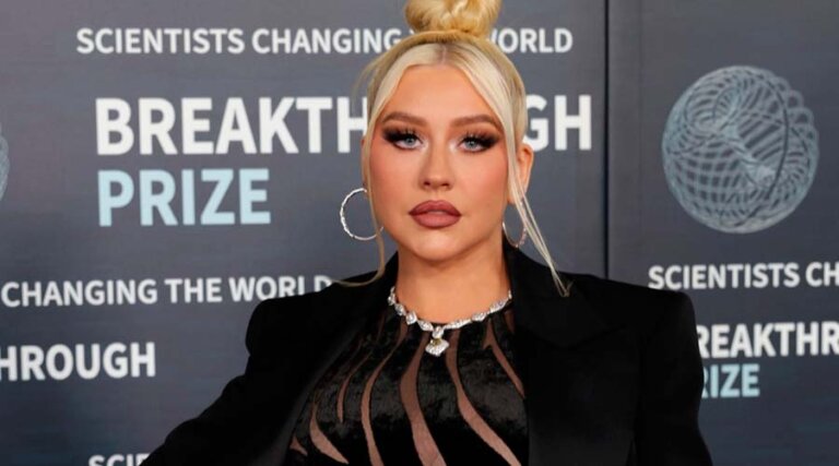 Christina Aguilera presume su nueva figura en el inicio de su serie de shows en Las Vegas