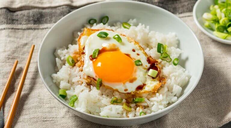 ¿El “equipo ganador”? Un médico revela los beneficios del arroz con huevo